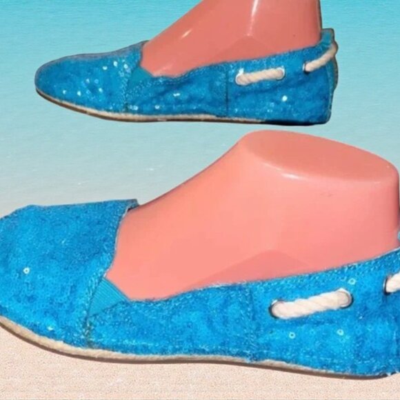 Gianni Bini blue sequin flats size 7.5 deck shoes.Cork insoles. - Picture 1 of 9